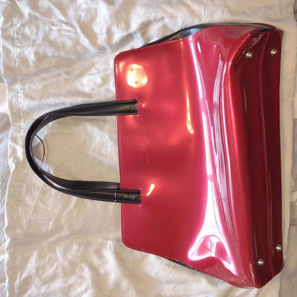 Red vinyl Beijo bag